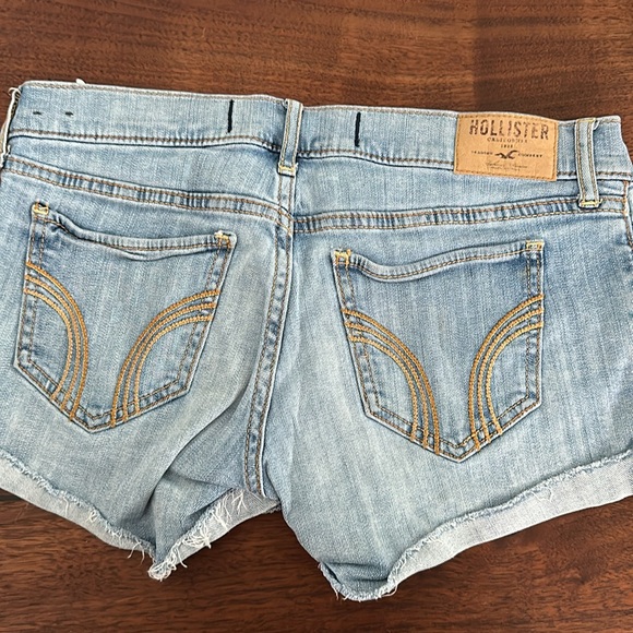 Hollister size 0 shorts jeans - Picture 2 of 3